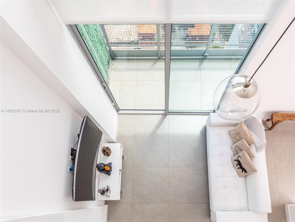 For Rent: $4,350 (3 beds, 2 baths, 1255 Square Feet)