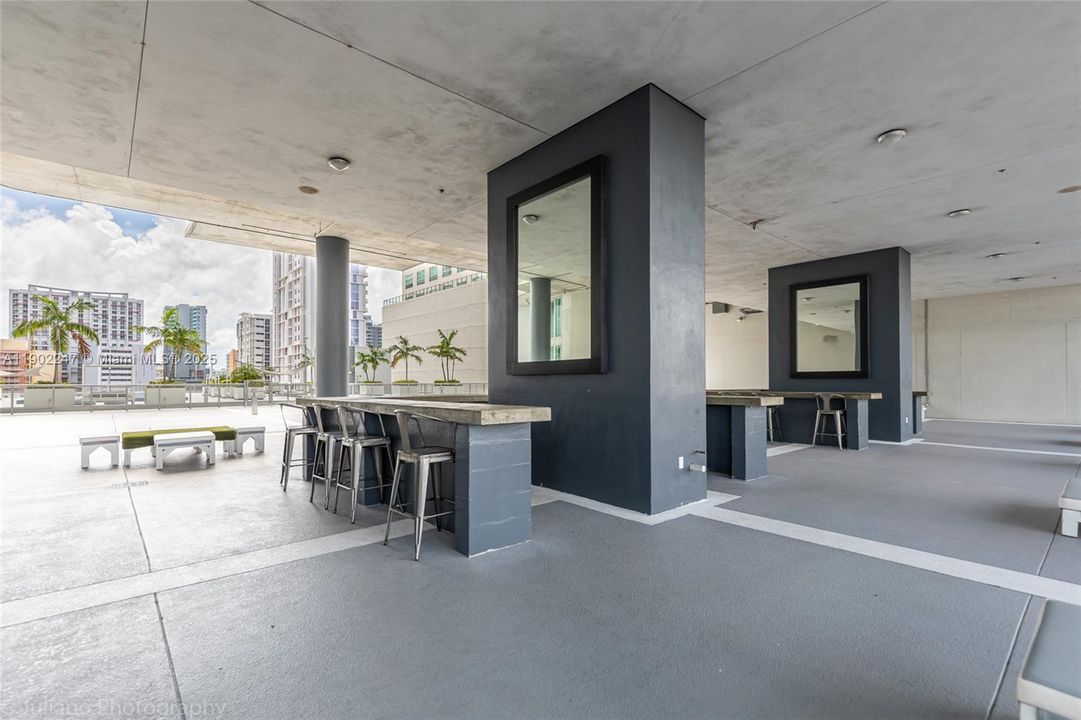 For Rent: $4,350 (3 beds, 2 baths, 1255 Square Feet)