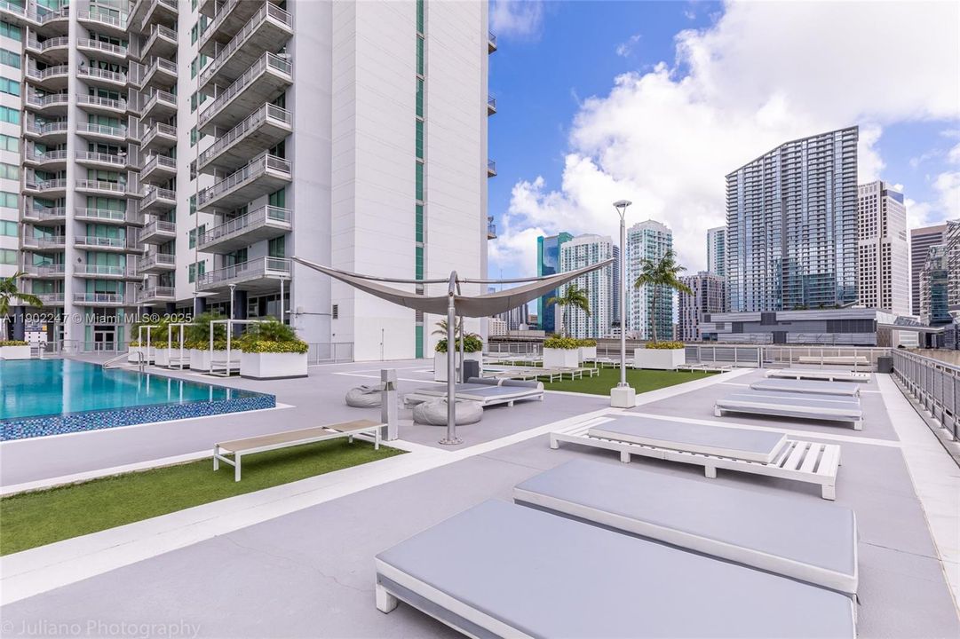 For Rent: $4,350 (3 beds, 2 baths, 1255 Square Feet)