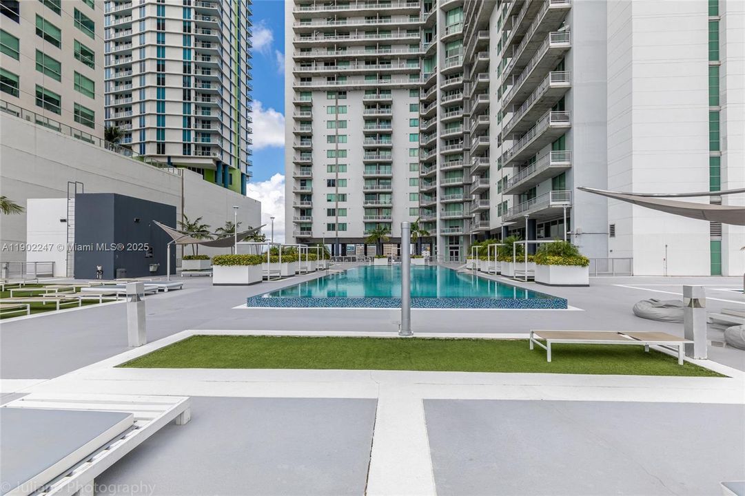 For Rent: $4,350 (3 beds, 2 baths, 1255 Square Feet)