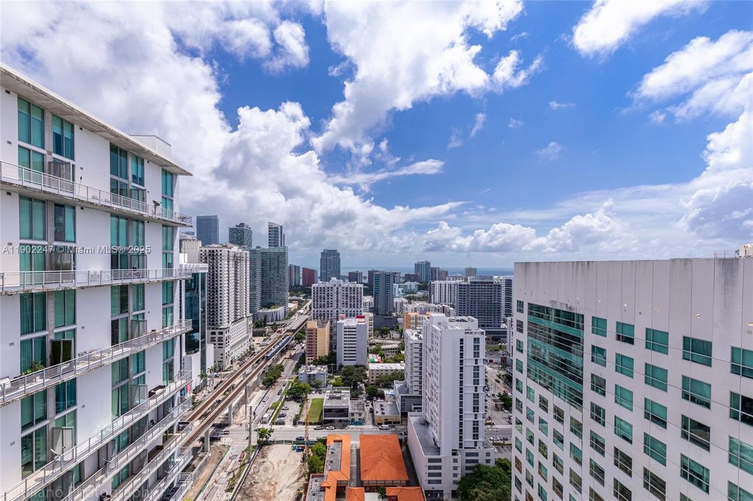 For Rent: $4,350 (3 beds, 2 baths, 1255 Square Feet)