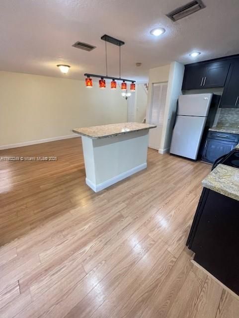 For Rent: $3,000 (3 beds, 2 baths, 1223 Square Feet)