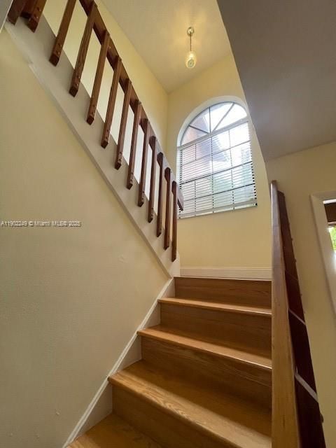 For Rent: $3,000 (3 beds, 2 baths, 1223 Square Feet)