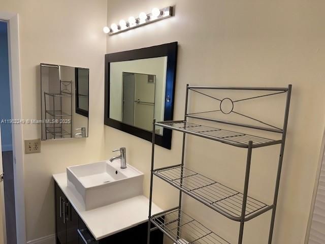 For Rent: $3,000 (3 beds, 2 baths, 1223 Square Feet)