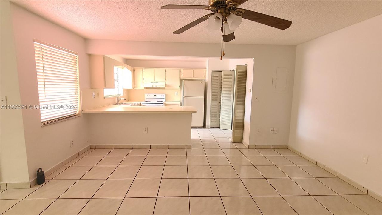 For Rent: $2,550 (2 beds, 2 baths, 1190 Square Feet)