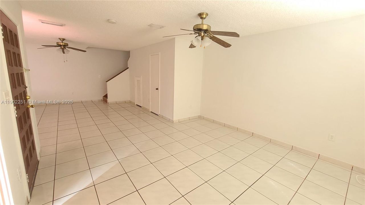 For Rent: $2,550 (2 beds, 2 baths, 1190 Square Feet)