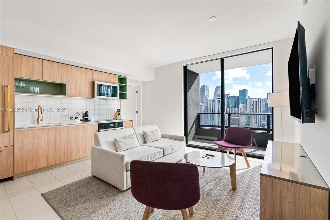 For Sale: $819,900 (2 beds, 2 baths, 916 Square Feet)