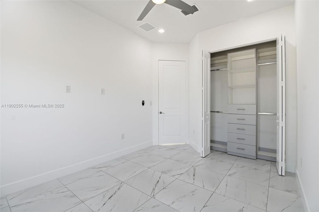 For Rent: $4,950 (5 beds, 3 baths, 3127 Square Feet)