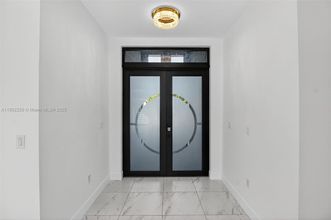 For Rent: $4,950 (5 beds, 3 baths, 3127 Square Feet)