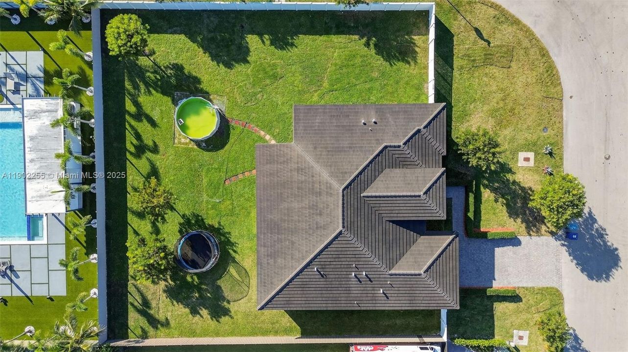 For Rent: $4,950 (5 beds, 3 baths, 3127 Square Feet)