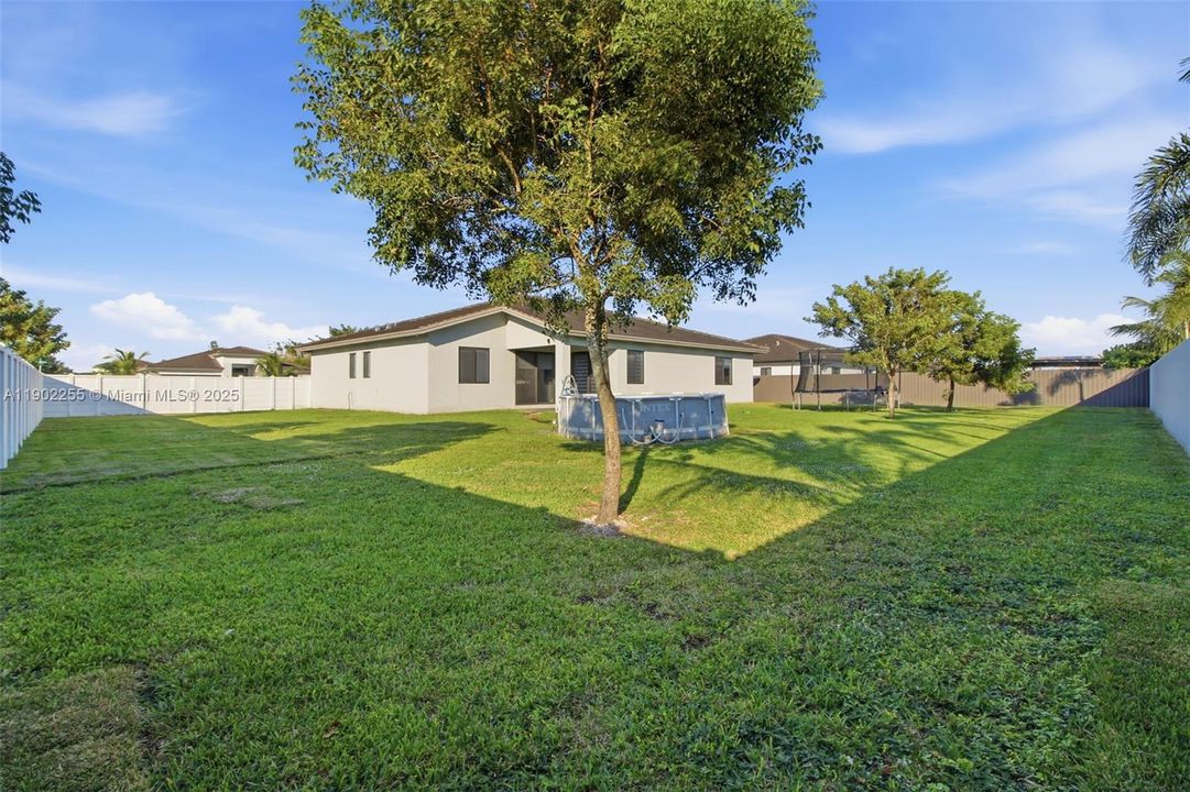 For Rent: $4,950 (5 beds, 3 baths, 3127 Square Feet)