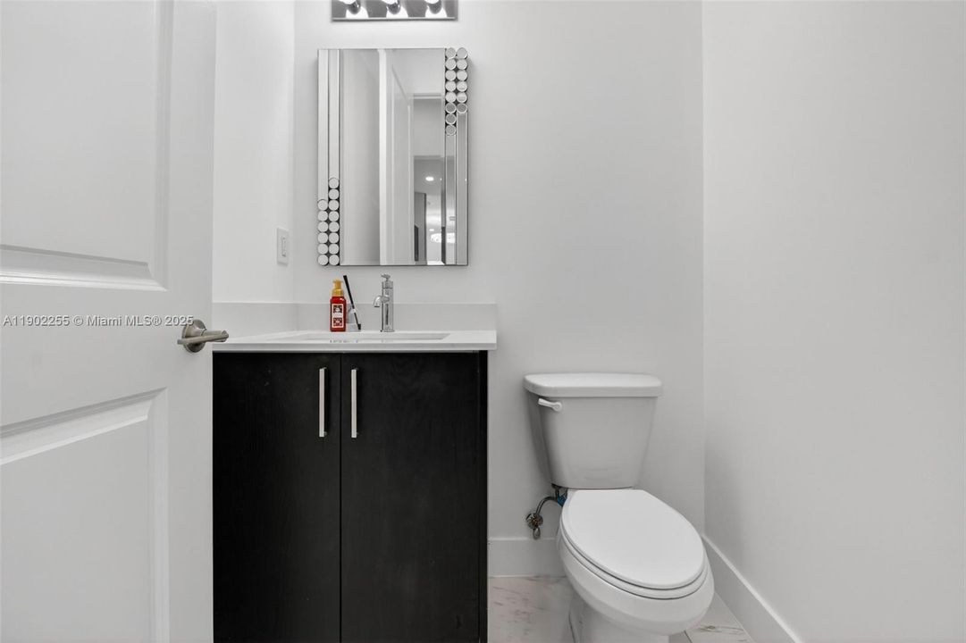 For Rent: $4,950 (5 beds, 3 baths, 3127 Square Feet)