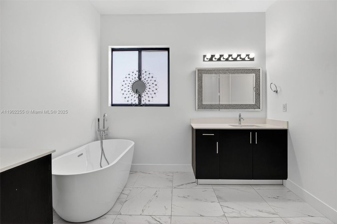 For Rent: $4,950 (5 beds, 3 baths, 3127 Square Feet)