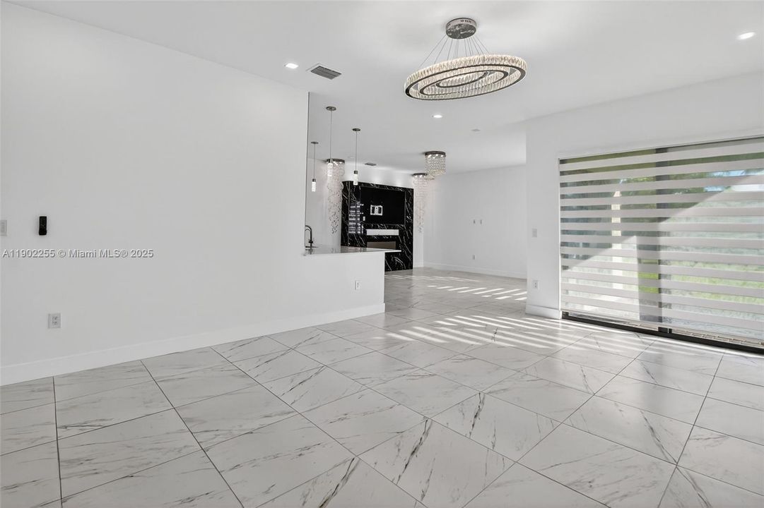 For Rent: $4,950 (5 beds, 3 baths, 3127 Square Feet)