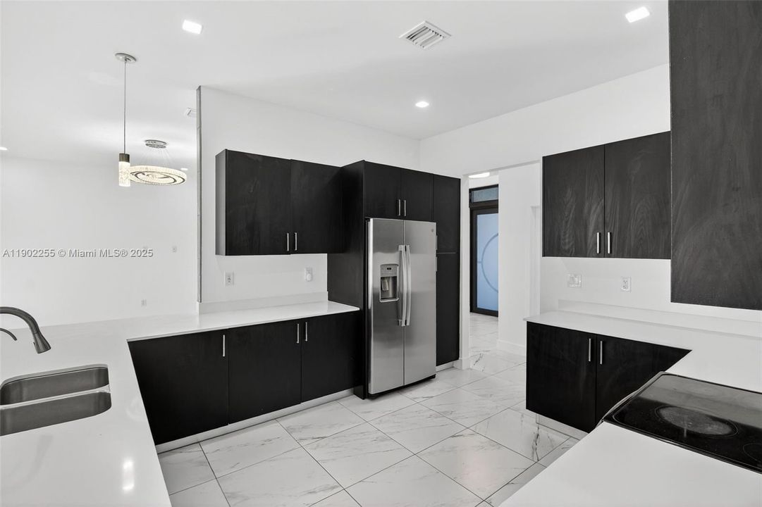 For Rent: $4,950 (5 beds, 3 baths, 3127 Square Feet)