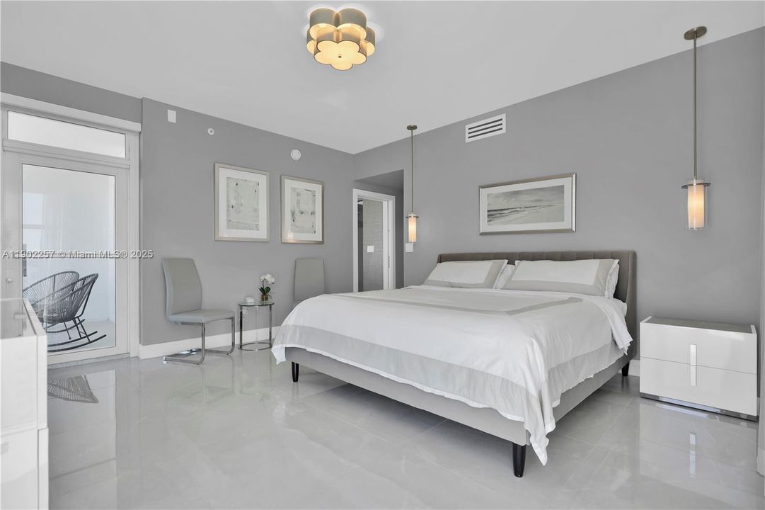 For Rent: $15,000 (2 beds, 2 baths, 1250 Square Feet)