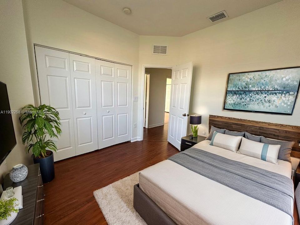 Activo con contrato: $530,000 (4 camas, 2 baños, 1780 Pies cuadrados)