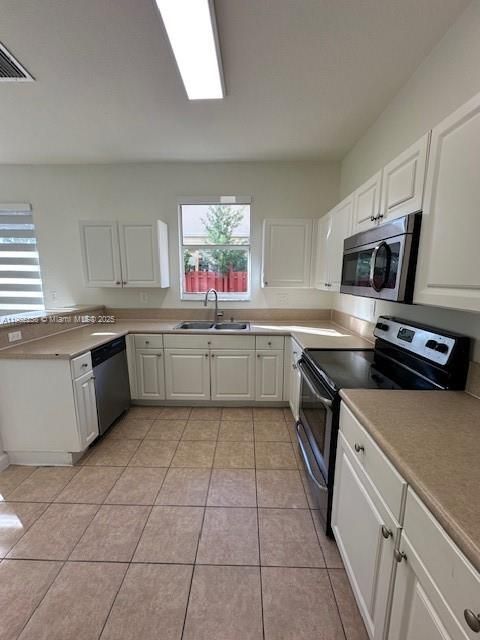 Activo con contrato: $530,000 (4 camas, 2 baños, 1780 Pies cuadrados)