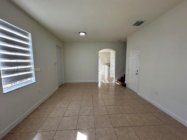 Activo con contrato: $530,000 (4 camas, 2 baños, 1780 Pies cuadrados)