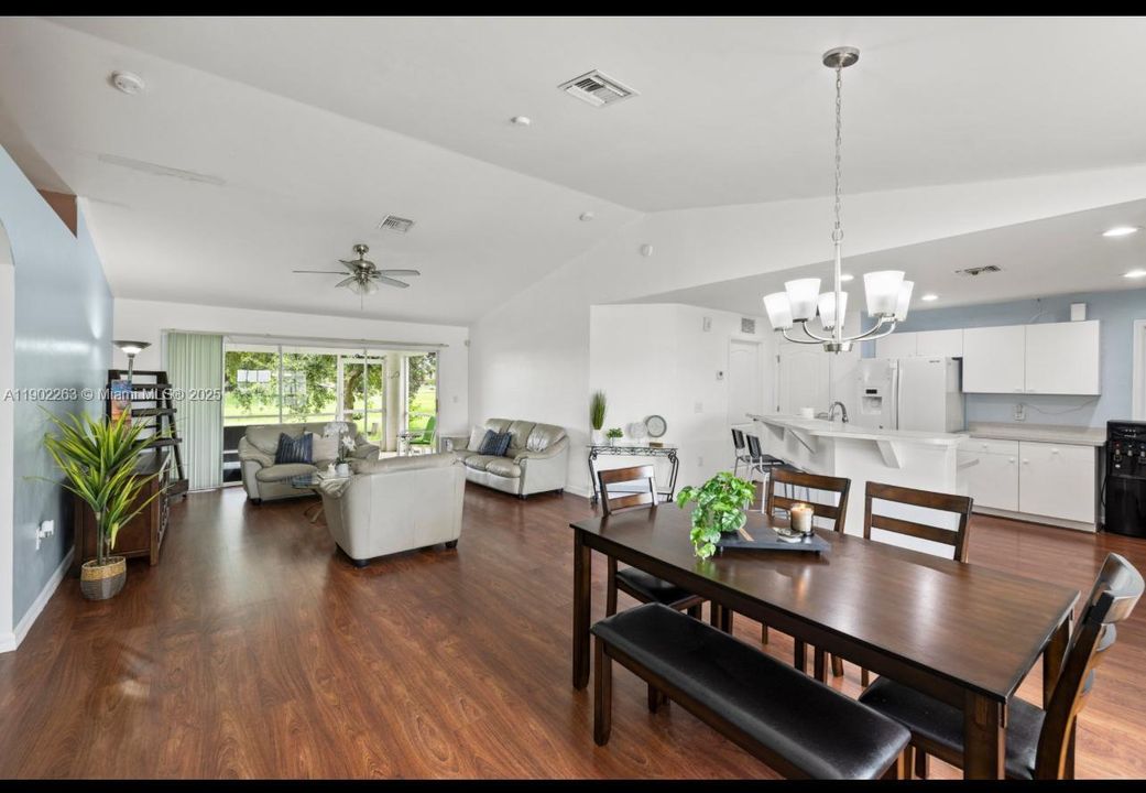 For Sale: $290,000 (3 beds, 2 baths, 1418 Square Feet)