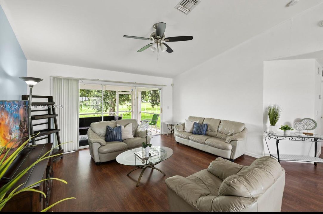 For Sale: $290,000 (3 beds, 2 baths, 1418 Square Feet)