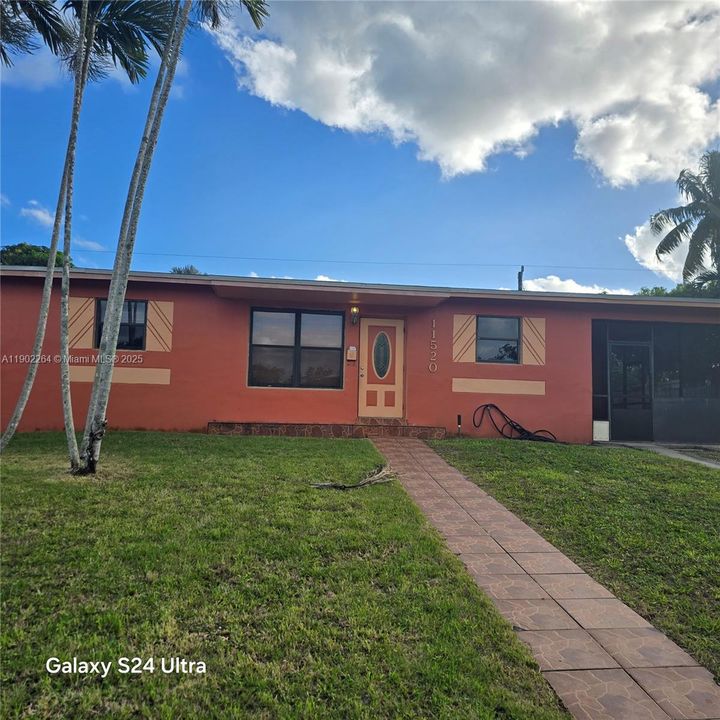 For Rent: $2,500 (3 beds, 1 baths, 1042 Square Feet)