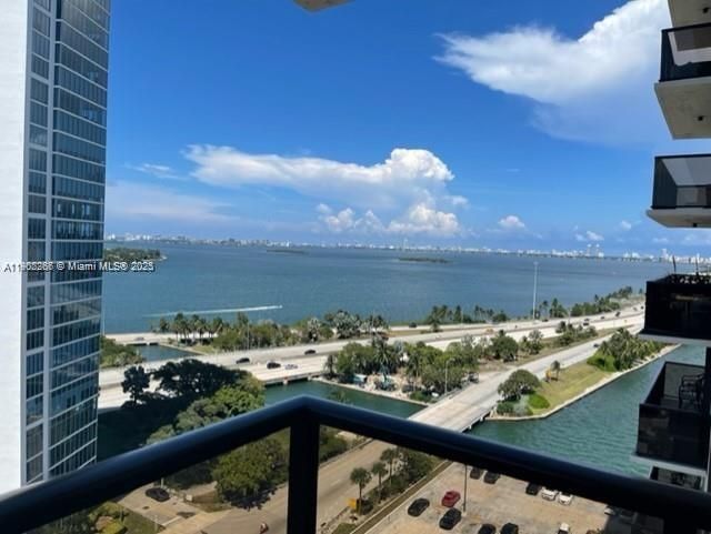 Recently Rented: $2,500 (1 beds, 1 baths, 757 Square Feet)