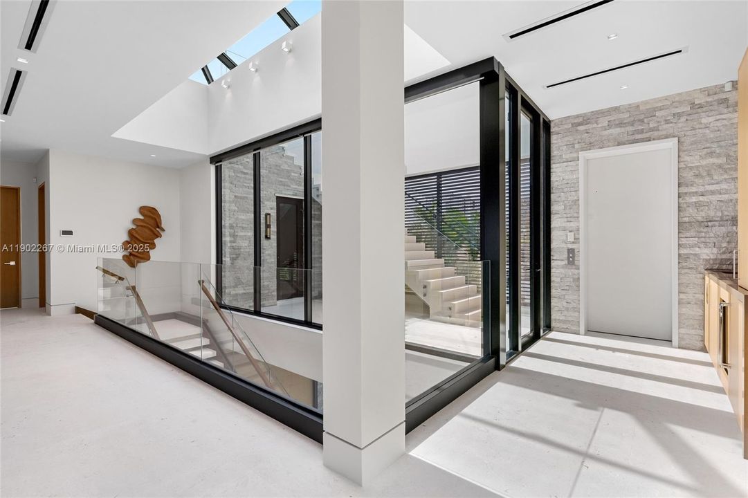 For Sale: $35,995,000 (5 beds, 5 baths, 10289 Square Feet)