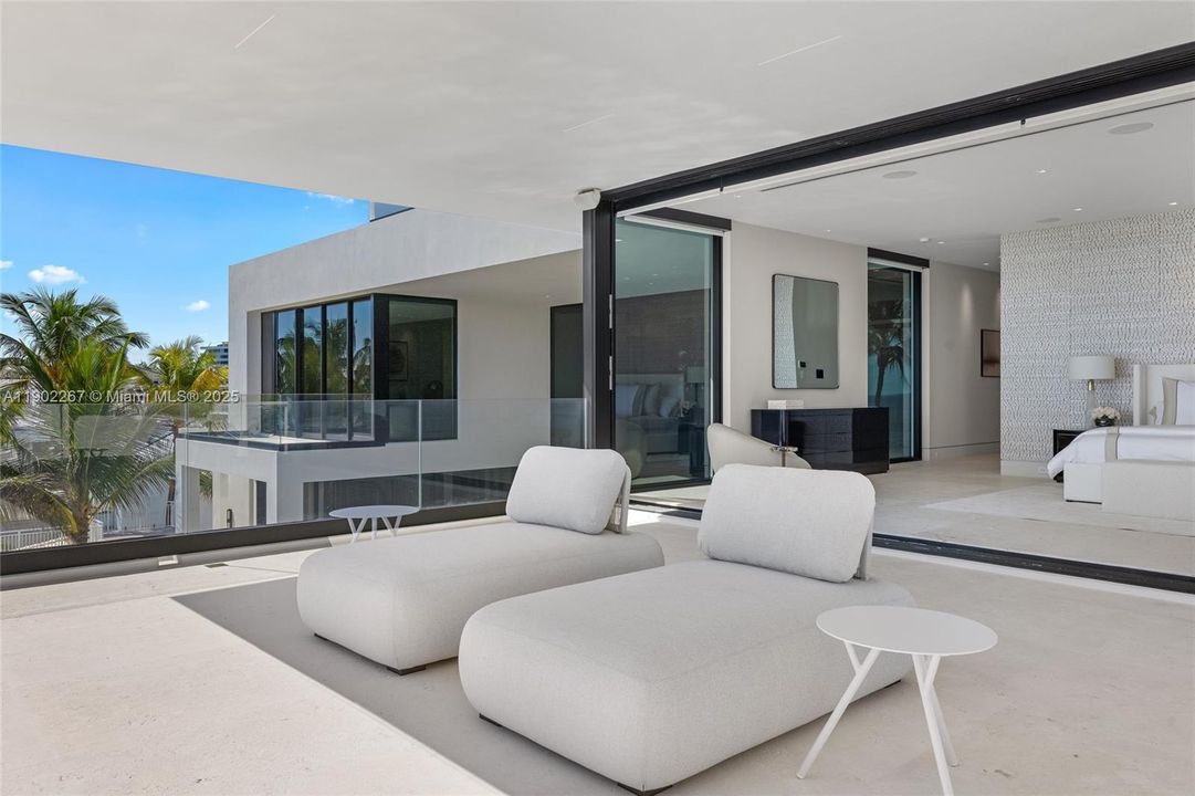 For Sale: $35,995,000 (5 beds, 5 baths, 10289 Square Feet)