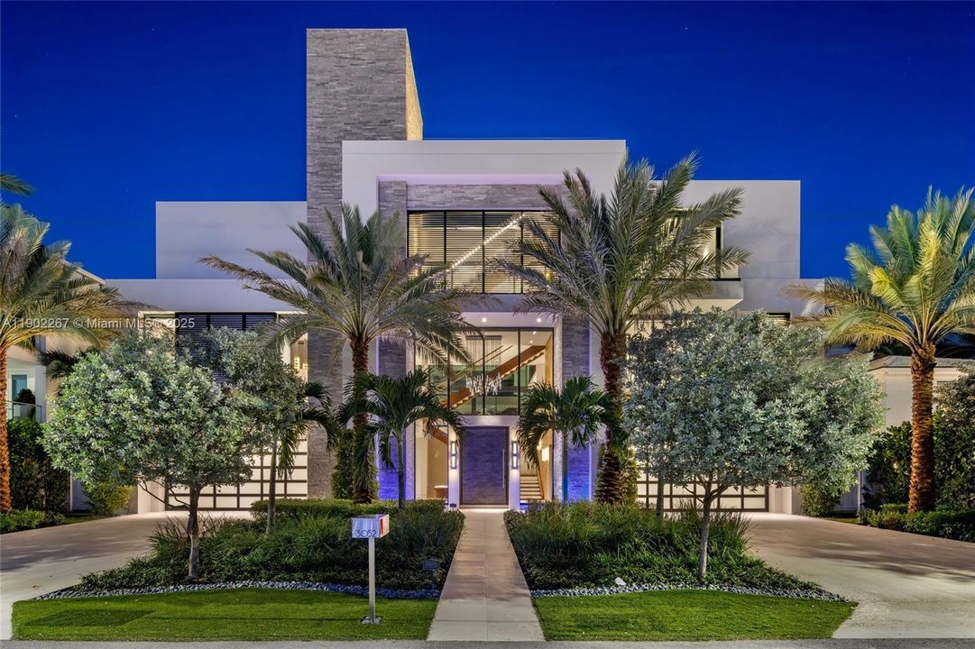 For Sale: $35,995,000 (5 beds, 5 baths, 10289 Square Feet)