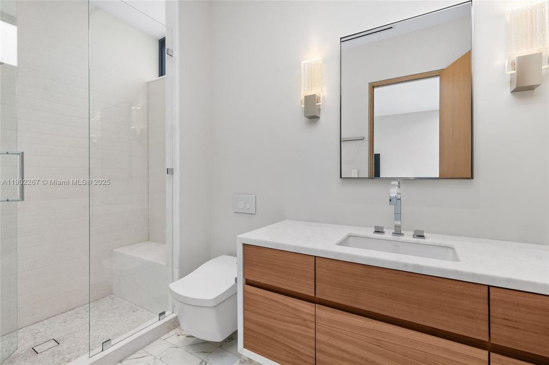 For Sale: $35,995,000 (5 beds, 5 baths, 10289 Square Feet)