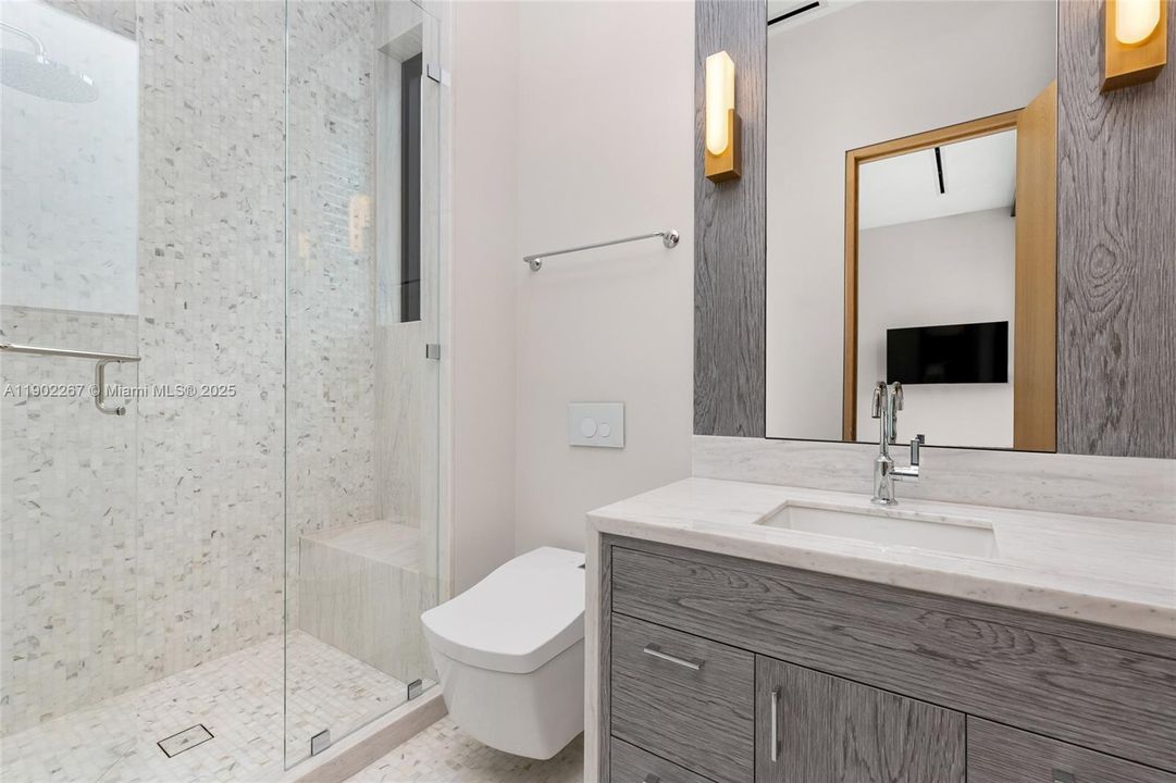 For Sale: $35,995,000 (5 beds, 5 baths, 10289 Square Feet)