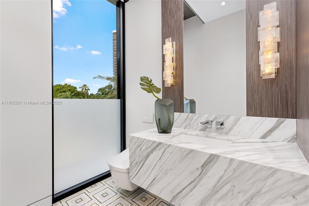 For Sale: $35,995,000 (5 beds, 5 baths, 10289 Square Feet)