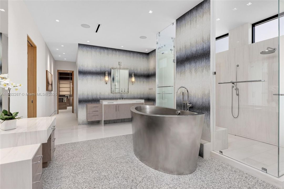 For Sale: $35,995,000 (5 beds, 5 baths, 10289 Square Feet)