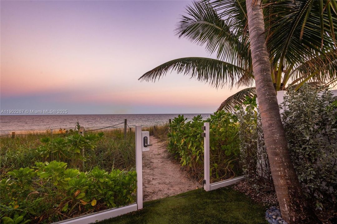 For Sale: $35,995,000 (5 beds, 5 baths, 10289 Square Feet)