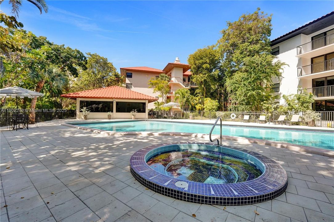 待售: $560,000 (1 贝兹, 1 浴室, 972 平方英尺)