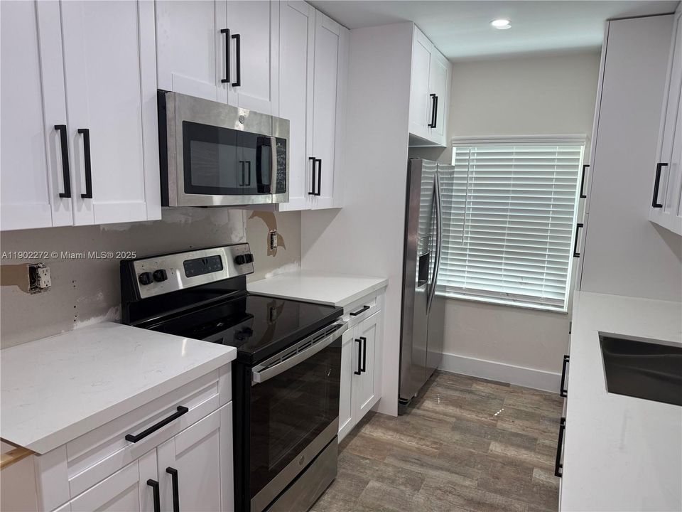 Recently Rented: $2,700 (2 beds, 2 baths, 1030 Square Feet)