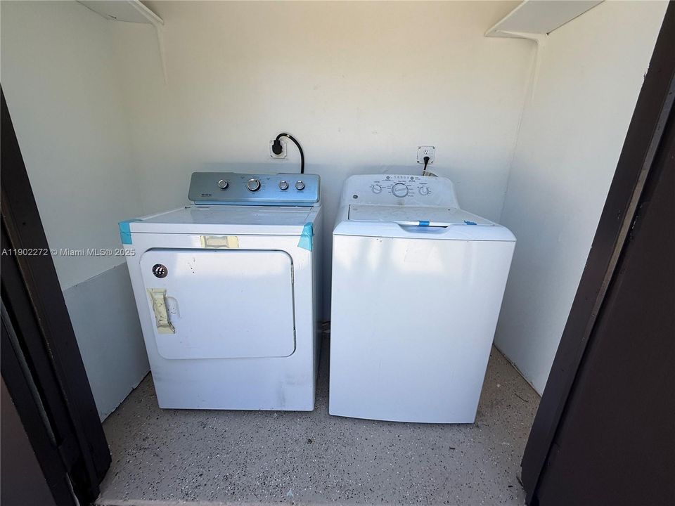 Recently Rented: $2,700 (2 beds, 2 baths, 1030 Square Feet)