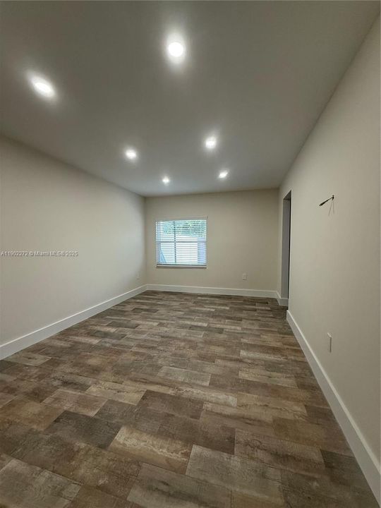 Recently Rented: $2,700 (2 beds, 2 baths, 1030 Square Feet)