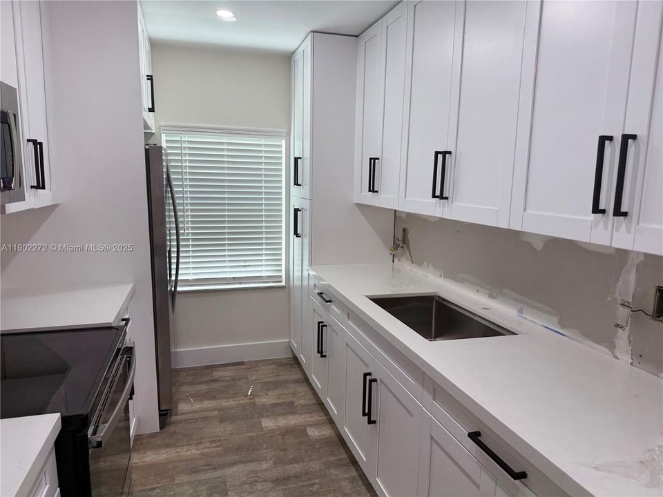 Recently Rented: $2,700 (2 beds, 2 baths, 1030 Square Feet)
