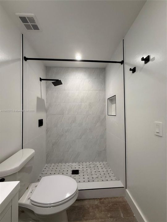 Recently Rented: $2,700 (2 beds, 2 baths, 1030 Square Feet)