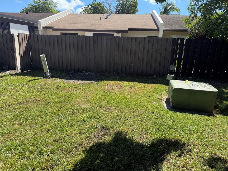 Recently Rented: $2,700 (2 beds, 2 baths, 1030 Square Feet)