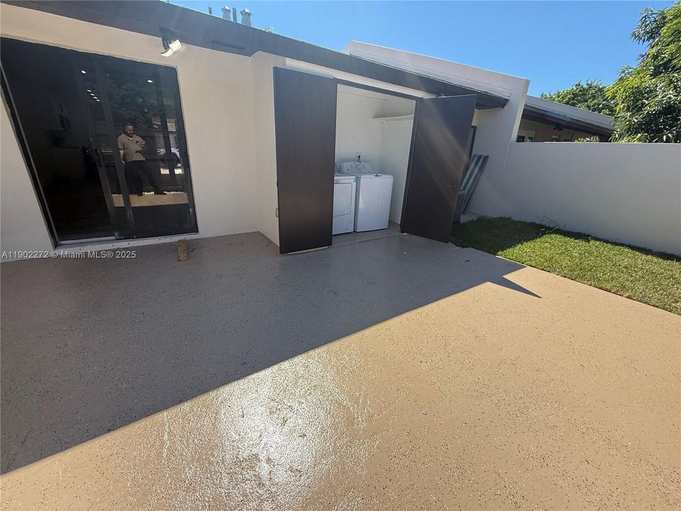 Recently Rented: $2,700 (2 beds, 2 baths, 1030 Square Feet)