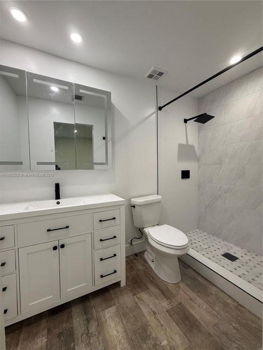 Recently Rented: $2,700 (2 beds, 2 baths, 1030 Square Feet)