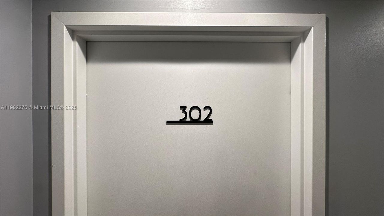 For Sale: $960,000 (2 beds, 2 baths, 1175 Square Feet)