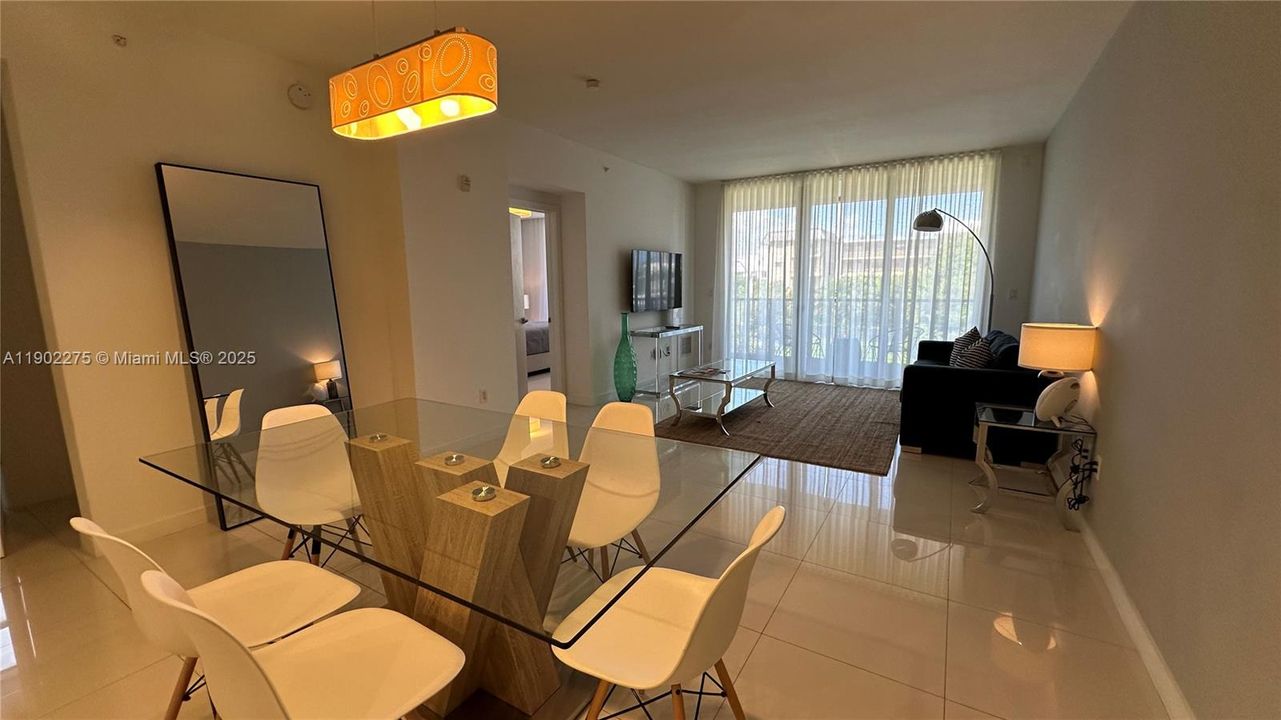 For Sale: $960,000 (2 beds, 2 baths, 1175 Square Feet)