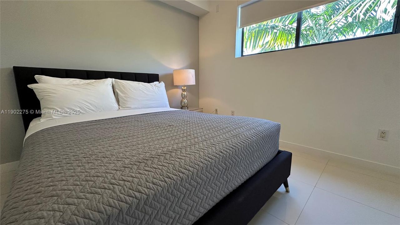 For Sale: $960,000 (2 beds, 2 baths, 1175 Square Feet)