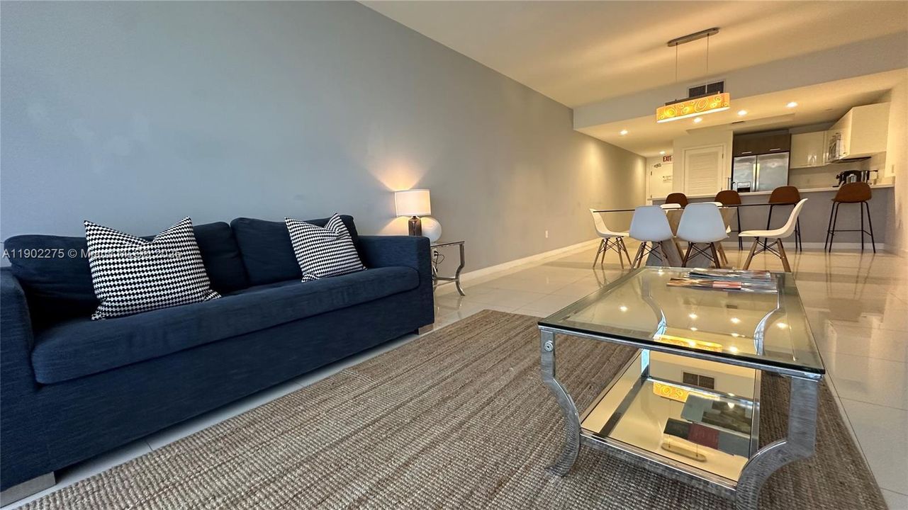 For Sale: $960,000 (2 beds, 2 baths, 1175 Square Feet)