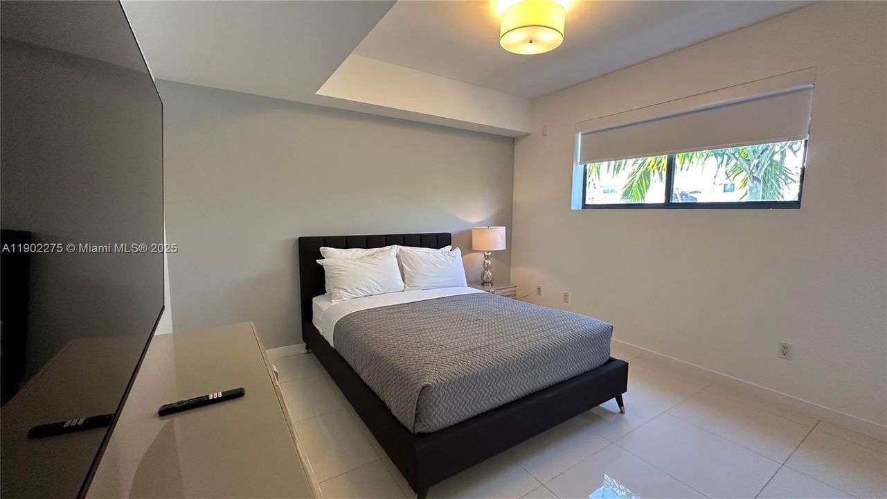 For Sale: $960,000 (2 beds, 2 baths, 1175 Square Feet)