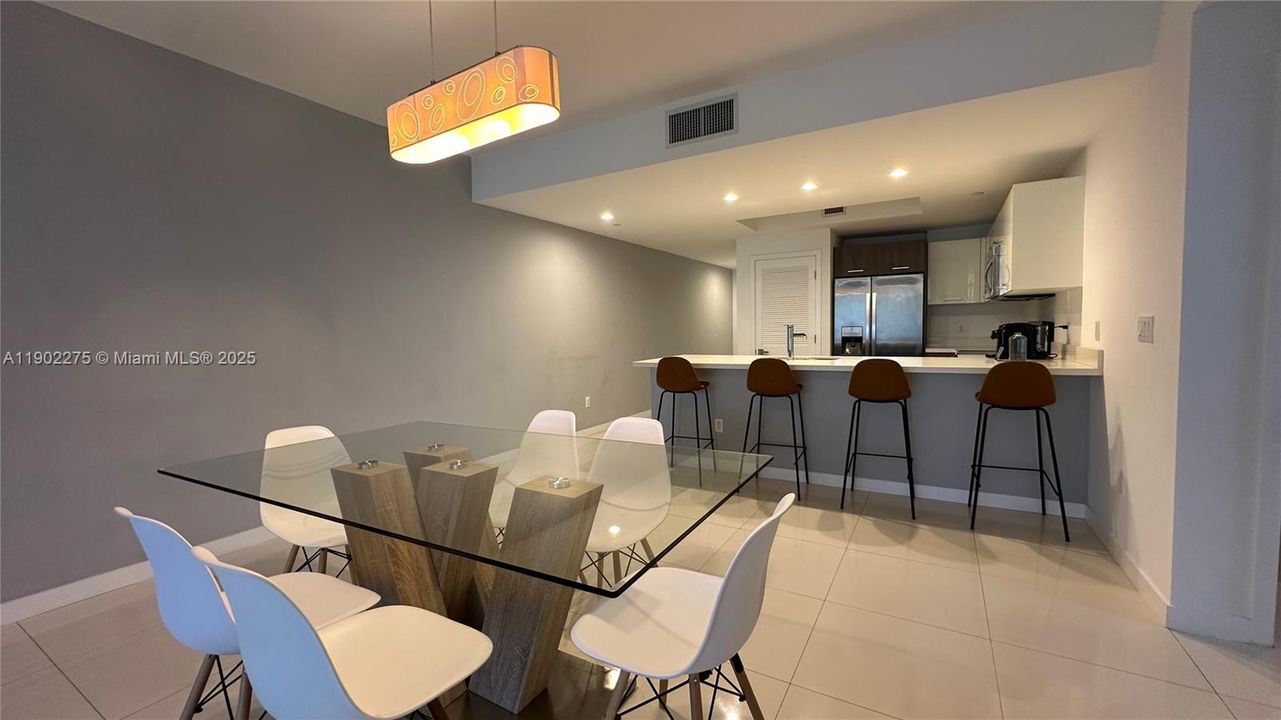 For Sale: $960,000 (2 beds, 2 baths, 1175 Square Feet)